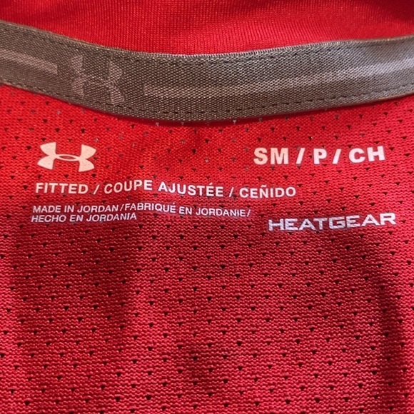 University of Maryland Under Armour Athletic Shirt Size Small- Like New - Picture 2 of 7